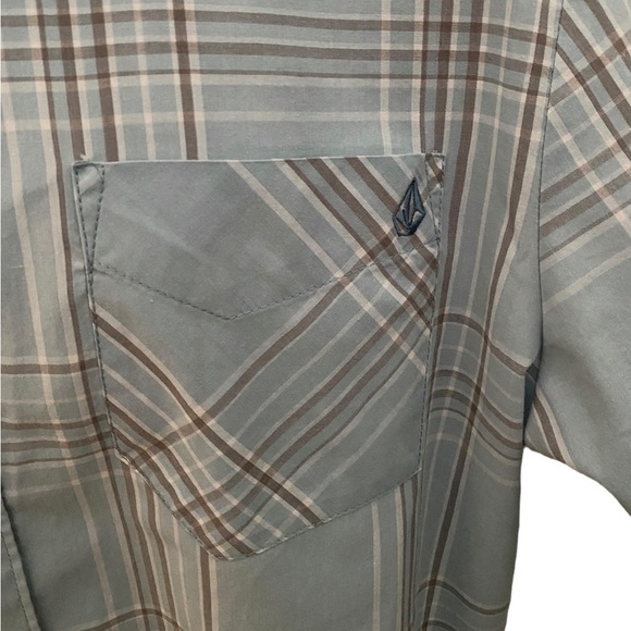 VOLCOM Stone Skate Surf Light Blue & Beige Plaid Shirt Men M Medium Classic Fit - Picture 3 of 7